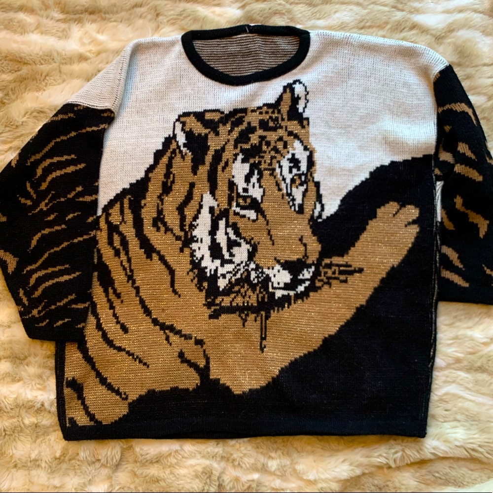 ON HOLD - Vintage Tiger Crewneck Oversized Sweater